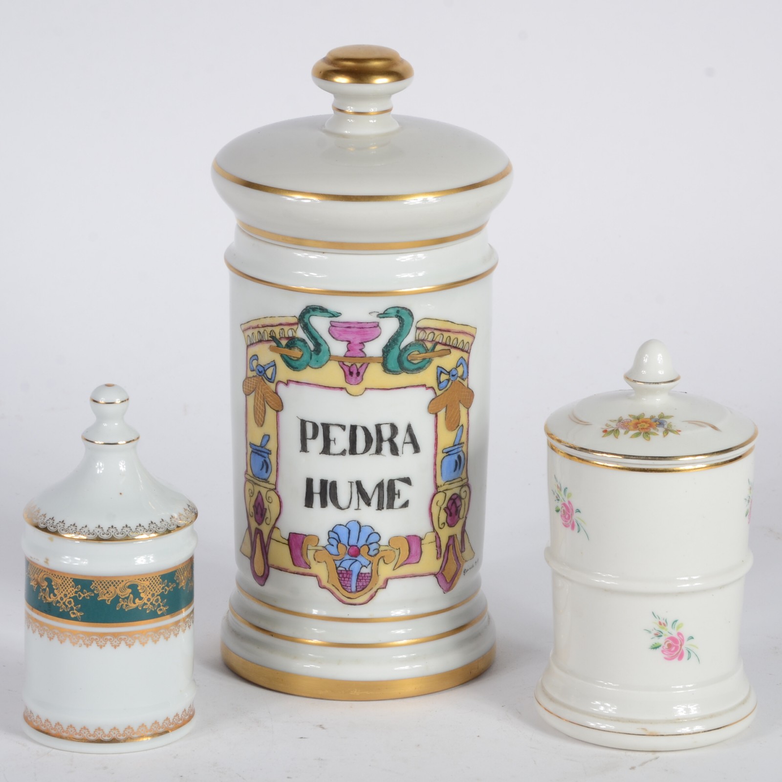 Três potiches de porcelana, sendo o menor português e o maior escrito... - foto 1 de 11