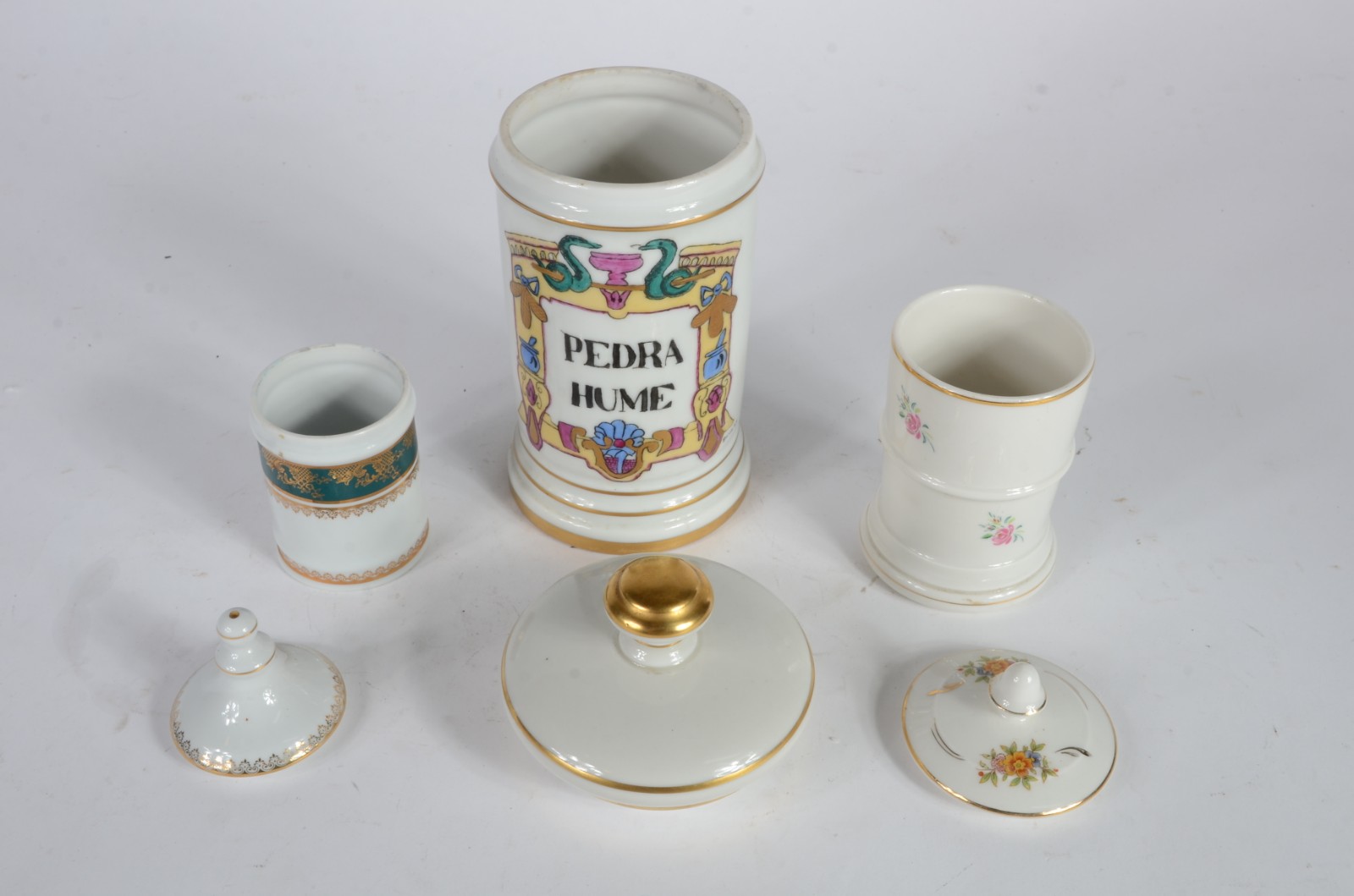 Três potiches de porcelana, sendo o menor português e o maior escrito... - foto 6 de 11
