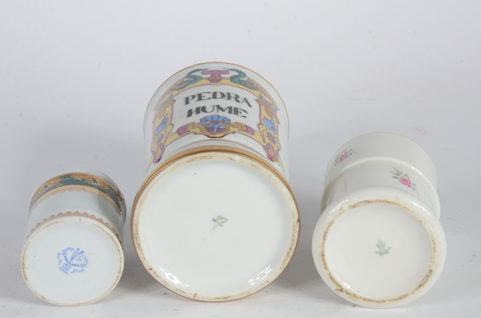 Três potiches de porcelana, sendo o menor português e o maior escrito... - foto 8 de 11