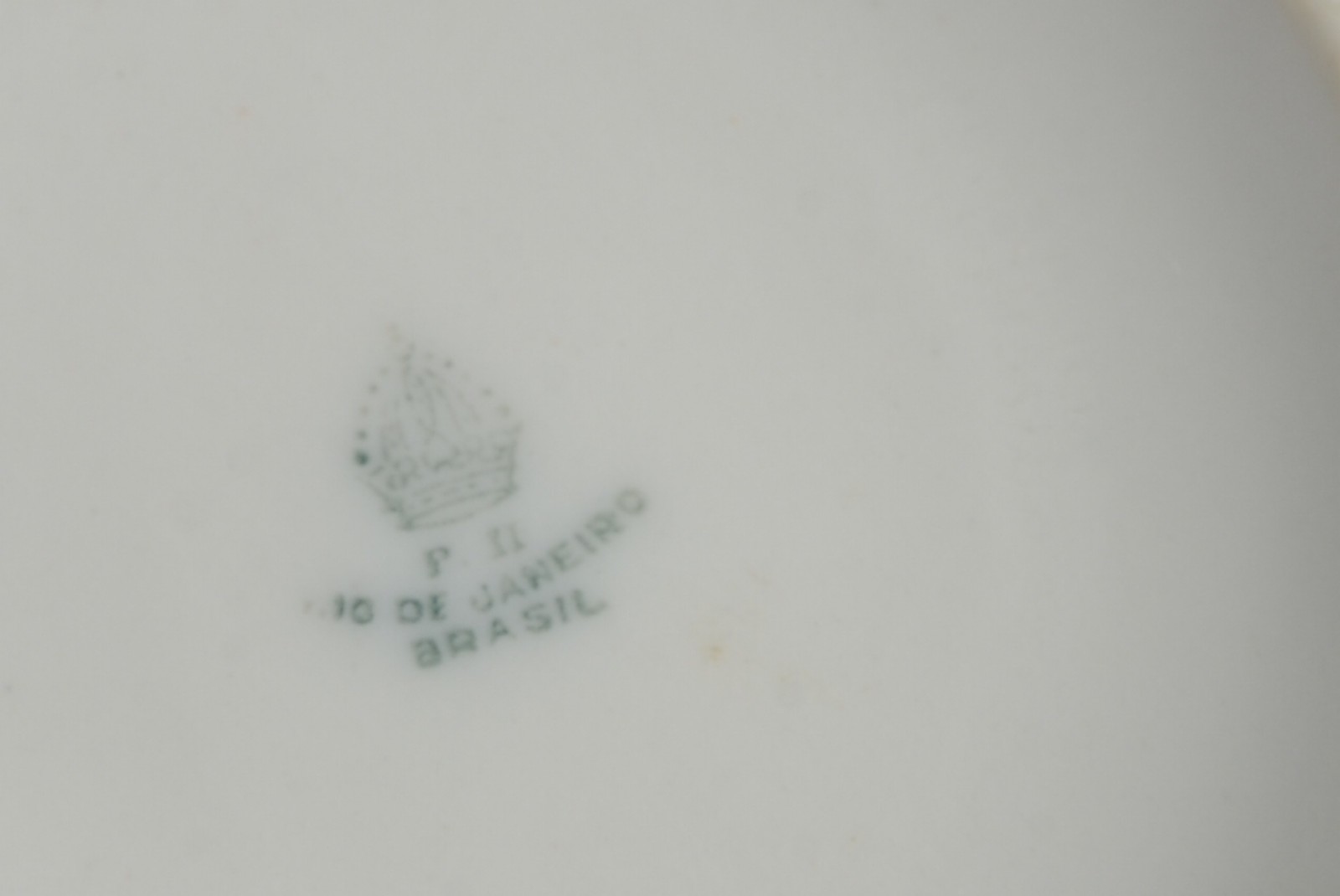 Três potiches de porcelana, sendo o menor português e o maior escrito... - foto 10 de 11