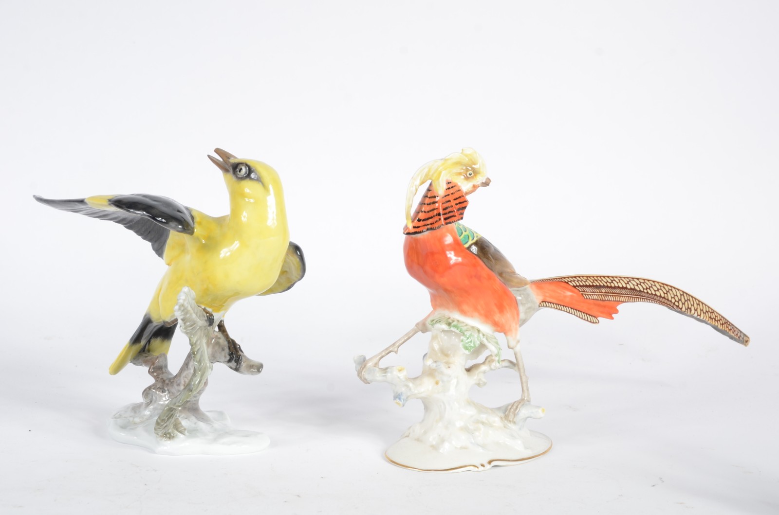 Conjunto com quatro pássaros diversos de porcelana europeia... - foto 3 de 11