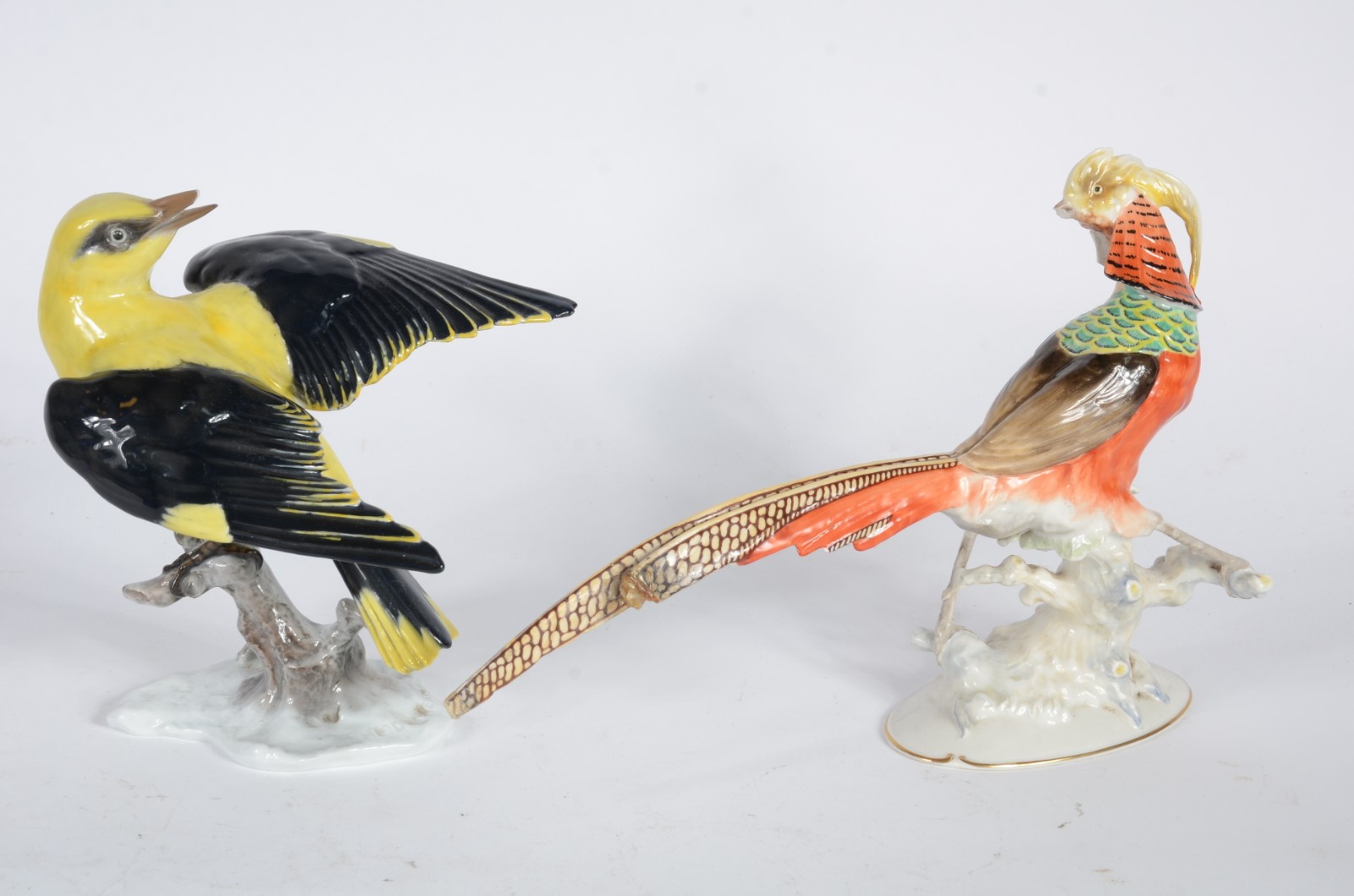 Conjunto com quatro pássaros diversos de porcelana europeia... - foto 7 de 11