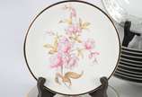 Porcelana Schmidt (1943),  - Aparelho de jantar de porcelana Schmidt na cor branca com borda decorada com folhagens e flores em policromia, composto de: 6 pratos rasos, 11 fundos 