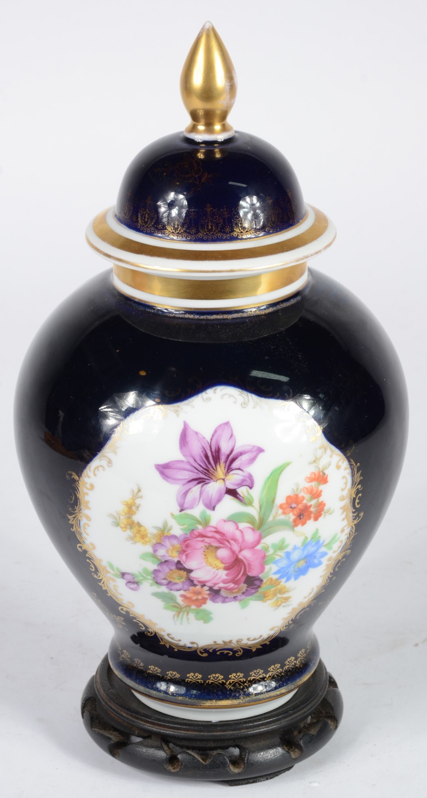 Potiche de porcelana alemã da Bavaria na cor azul cobalto com flores... - foto 2 de 7