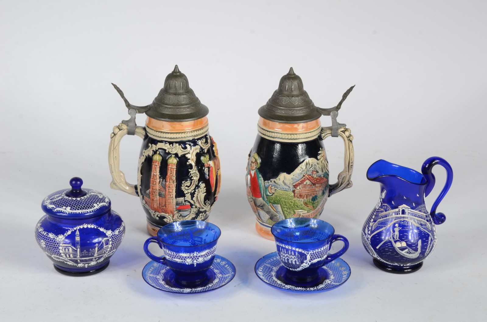 Tete a tete de vidro veneziano azul com cenas esmaltadas, composto... - foto 1 de 10