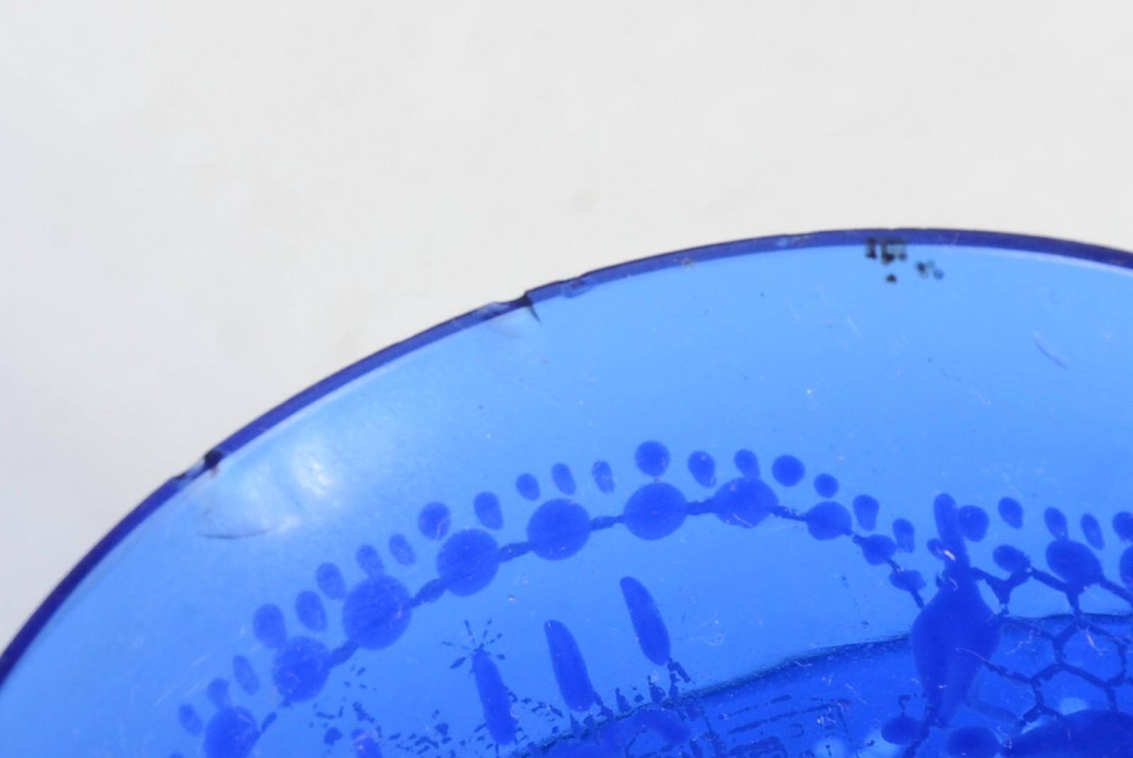Tete a tete de vidro veneziano azul com cenas esmaltadas, composto... - foto 10 de 10