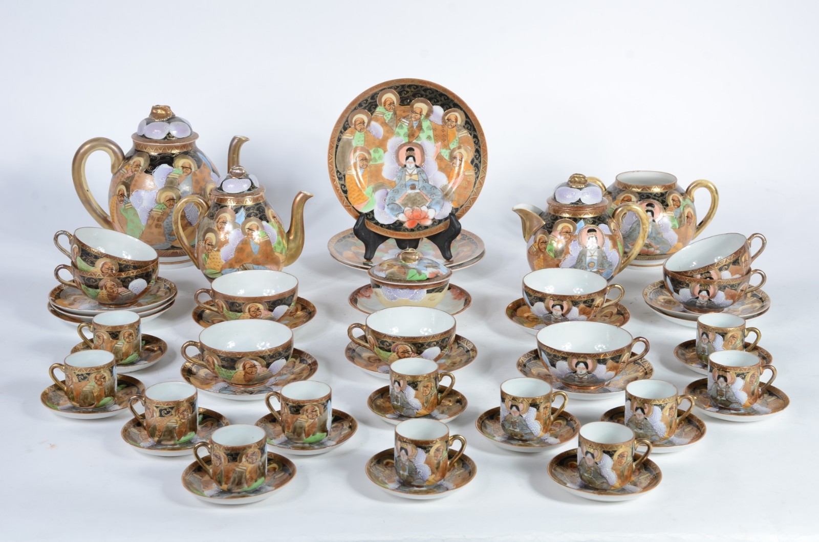 Aparelho de chá e café de porcelana oriental, decorada com figuras... - foto 1 de 7