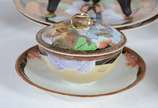 Aparelho de chá e café de porcelana oriental, d... - Aparelho de chá e café de porcelana oriental, decorada com figuras típicas em policromia e realces dourados, composto de: 9 xícaras de chá com p...