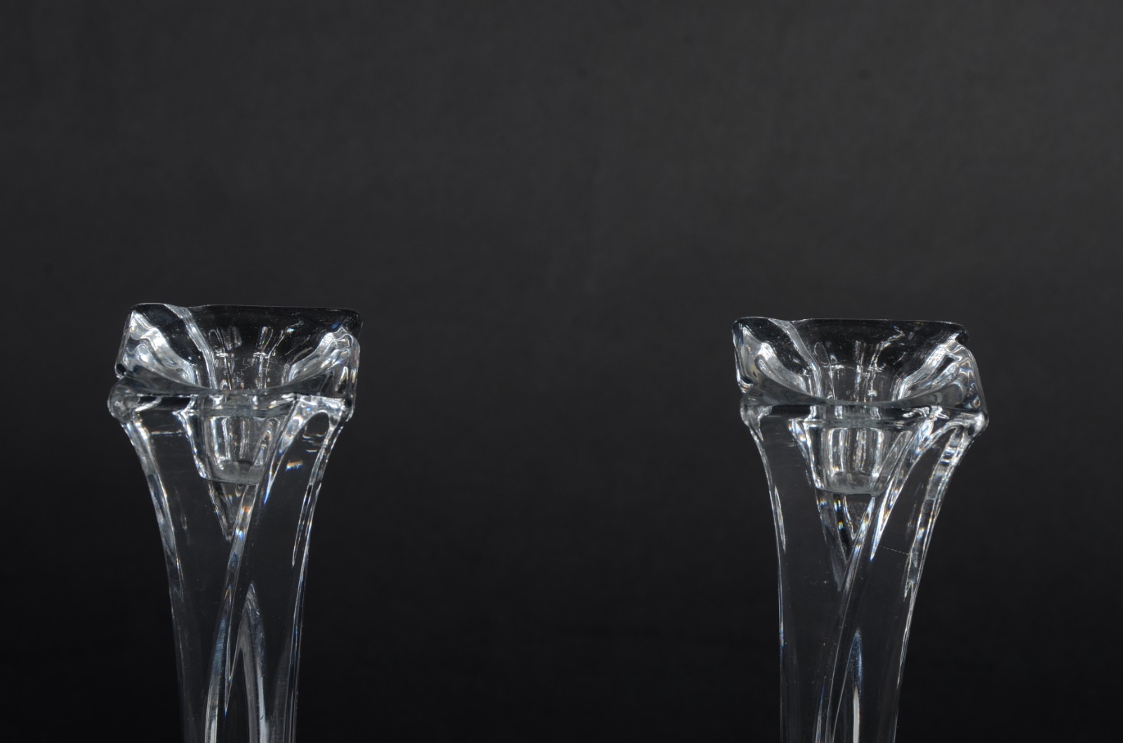 Par de castiçais de cristal europeu frisado. - foto 3 de 4