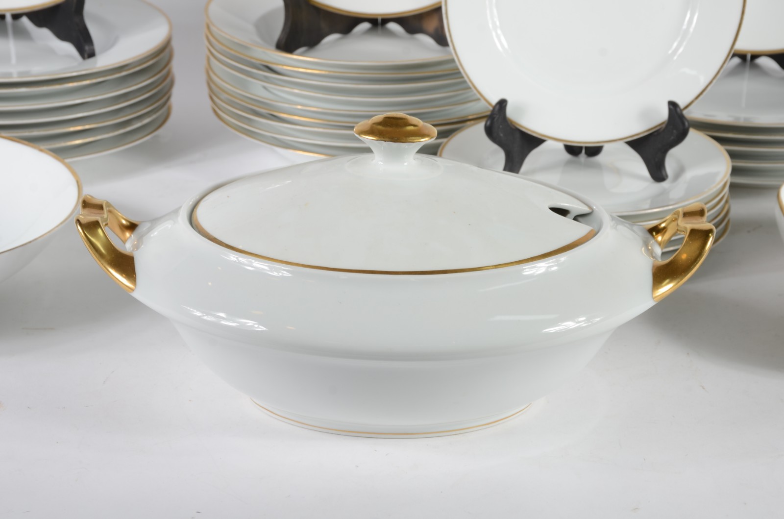 Aparelho de jantar de porcelana da Bavaria na cor branca com friso... - foto 3 de 6