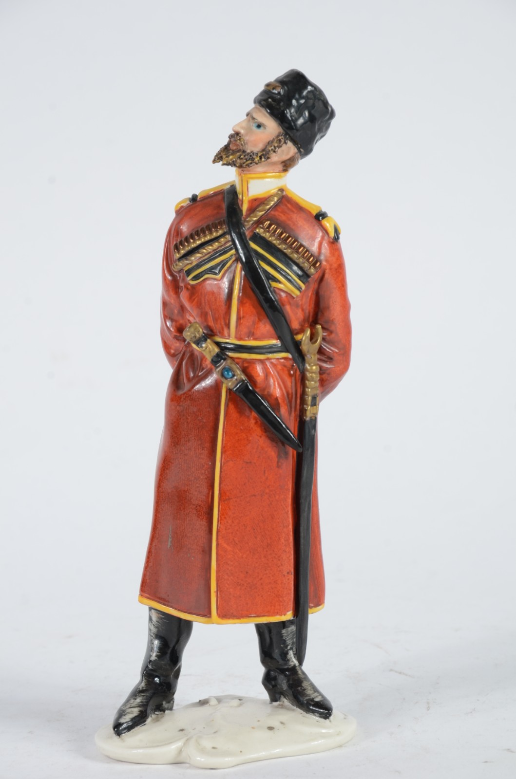 Escultura de porcelana italiana policromada representando soldado... - foto 1 de 9