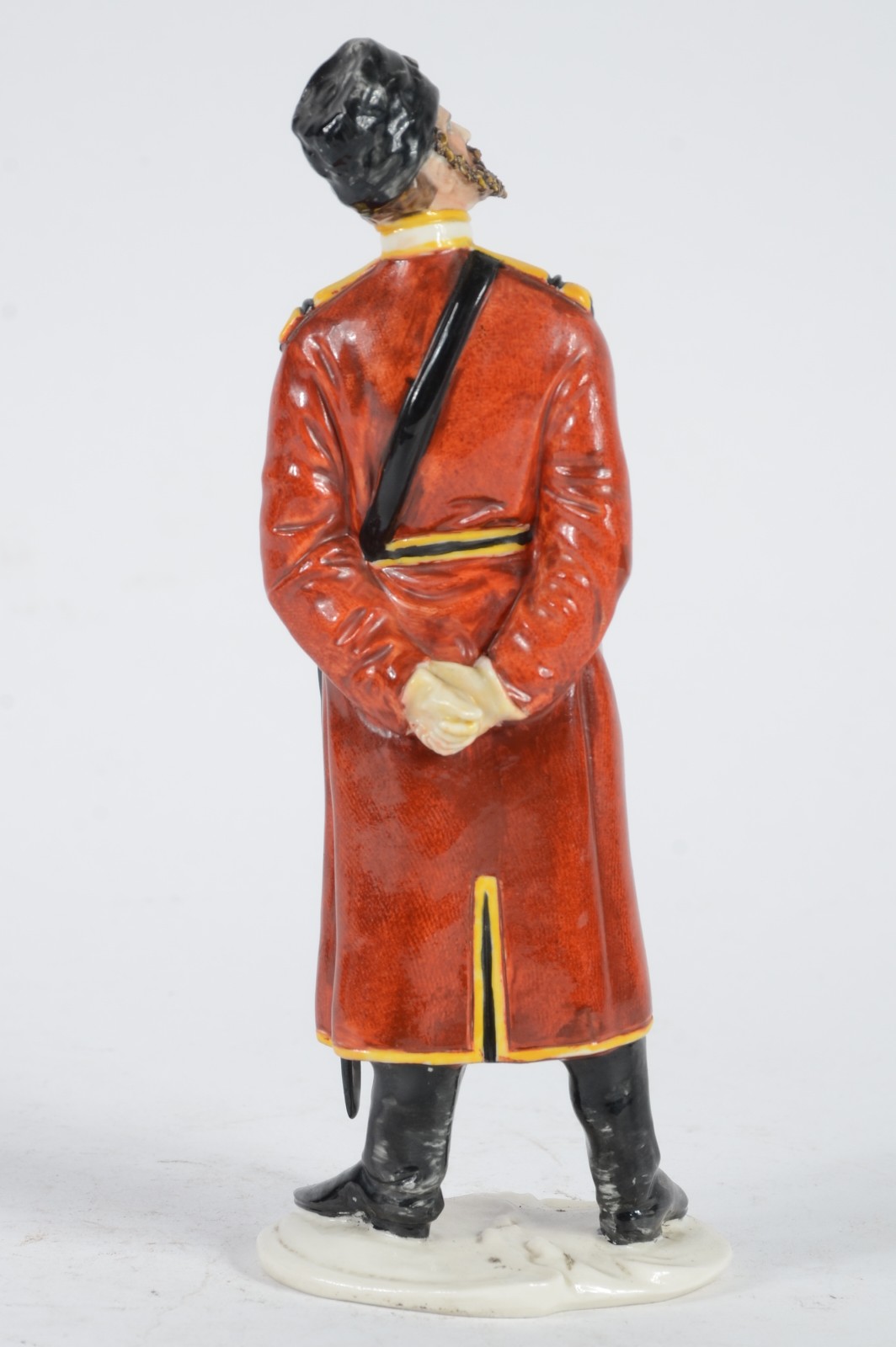 Escultura de porcelana italiana policromada representando soldado... - foto 5 de 9