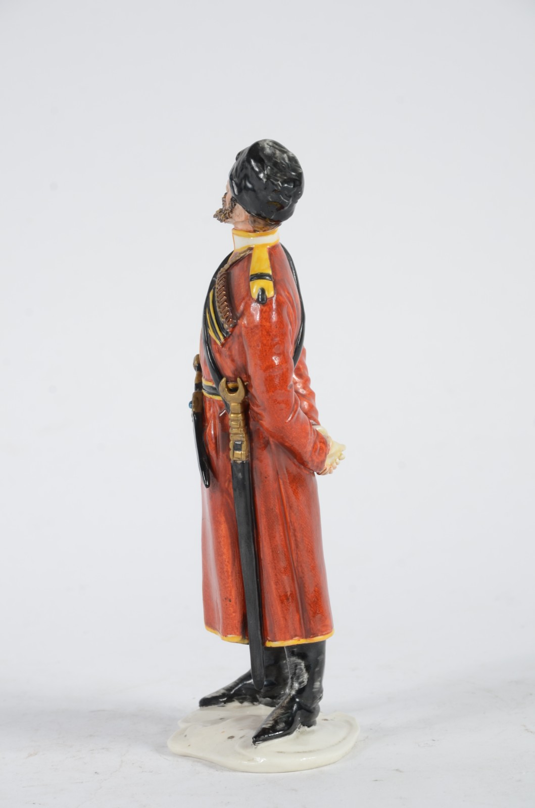 Escultura de porcelana italiana policromada representando soldado... - foto 6 de 9