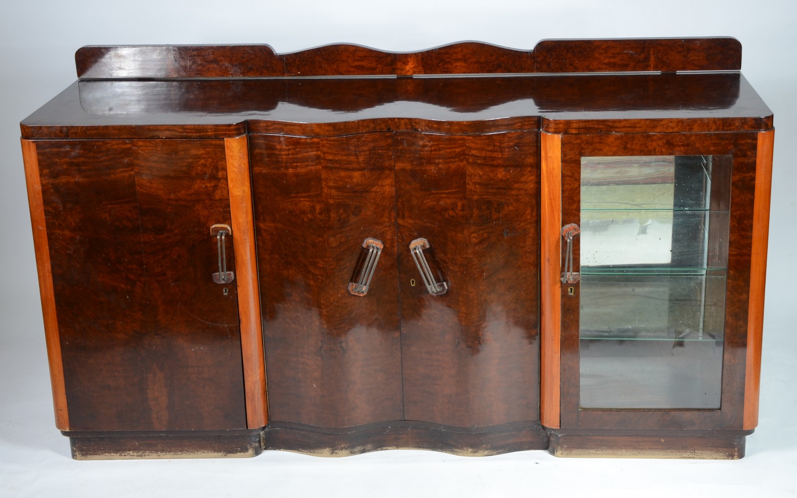 Buffet de madeira nobre, Art Deco, duas portas centrais com... - foto 2 de 11