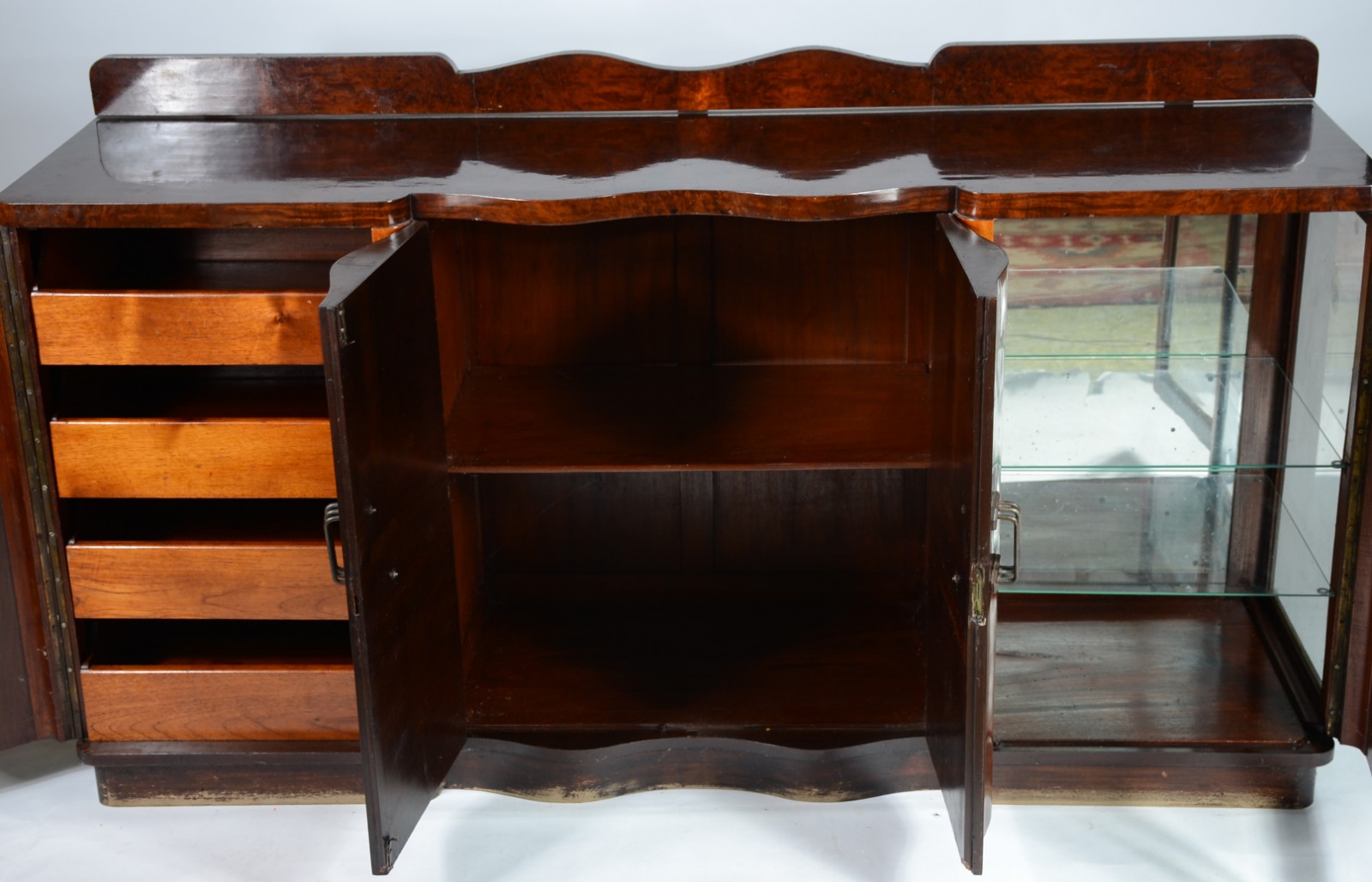 Buffet de madeira nobre, Art Deco, duas portas centrais com... - foto 7 de 11