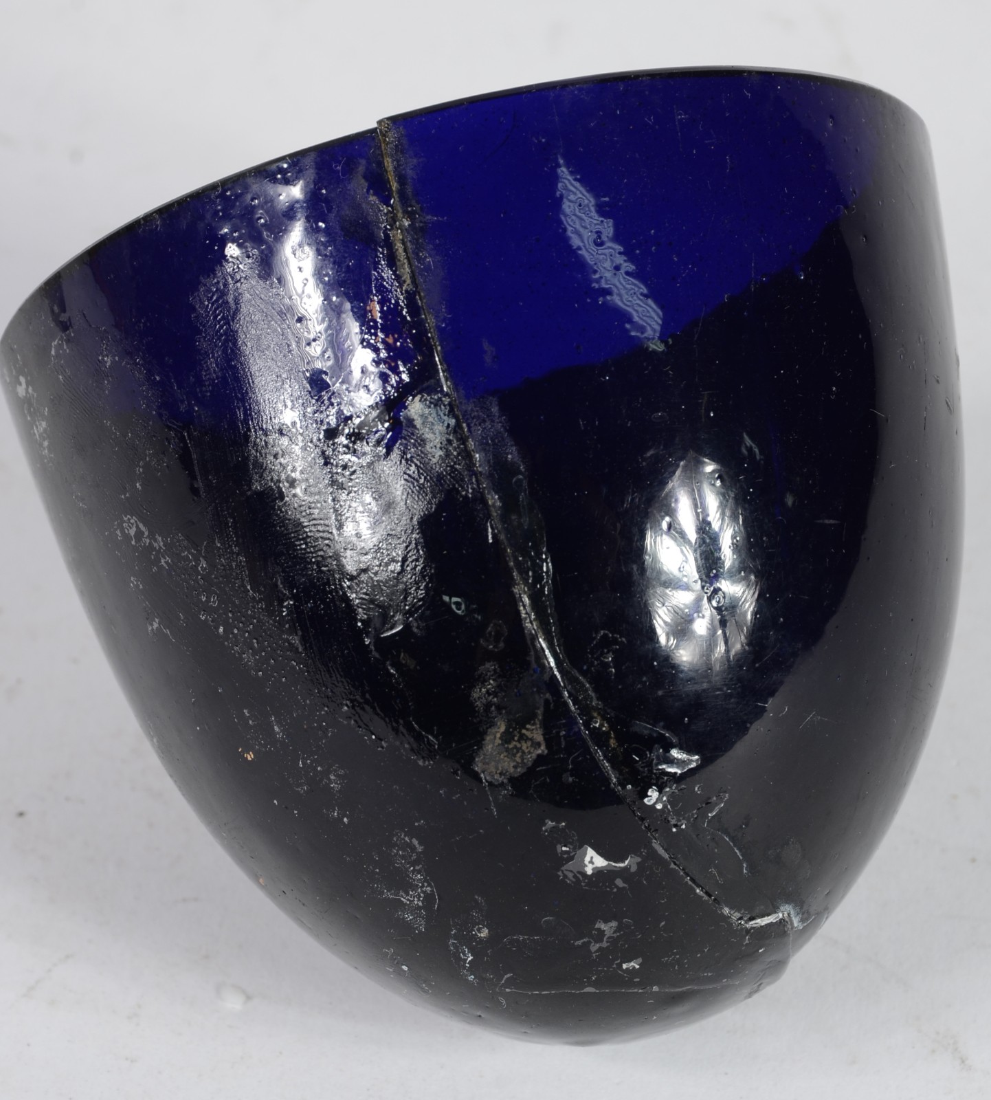 Cesta de prata inglesa, contrastada, parte interna vidro azul... - foto 3 de 8