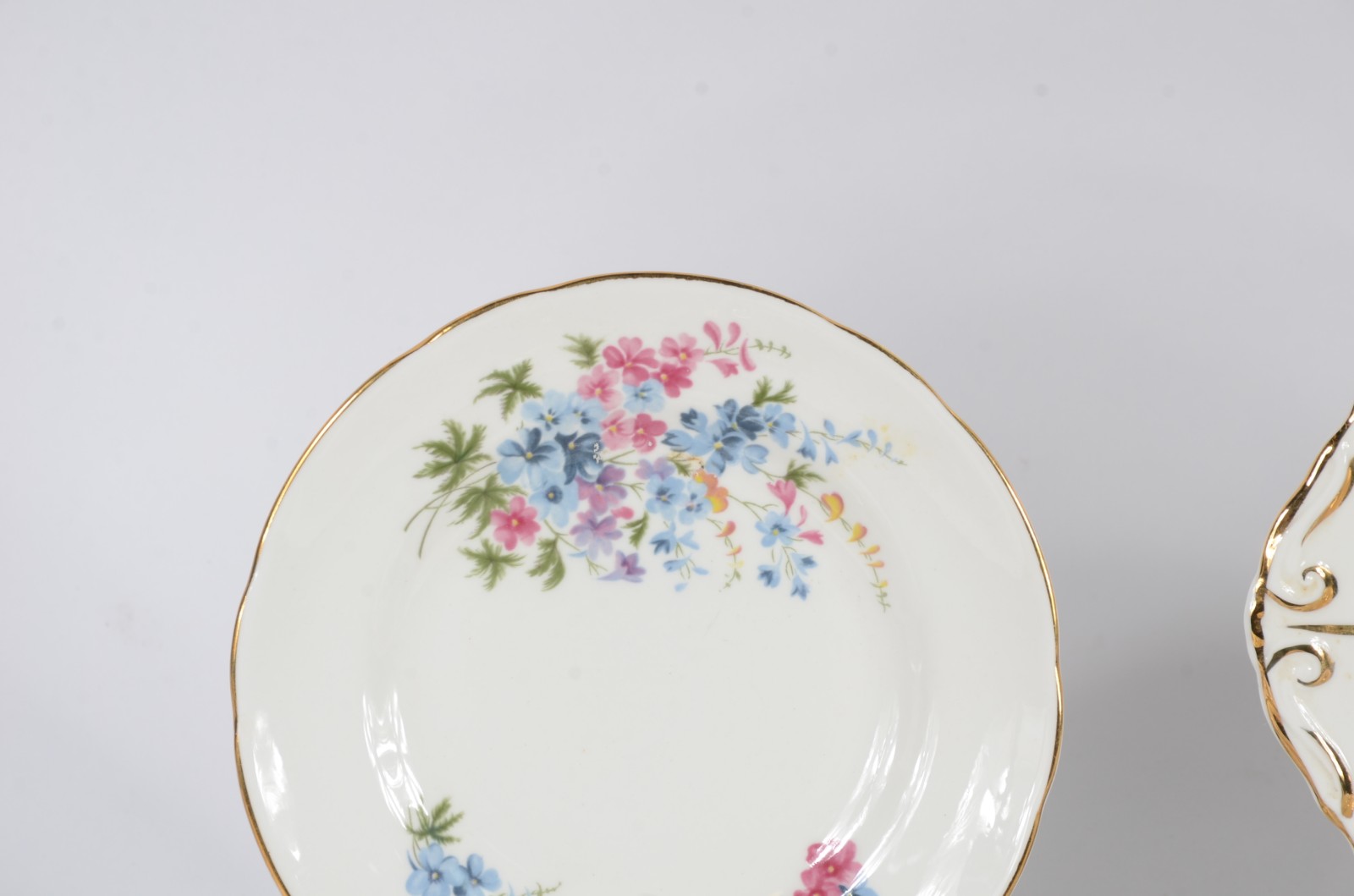 Serviço de chá de porcelana inglesa, Royal Ascot, decoração floral em... - foto 2 de 6
