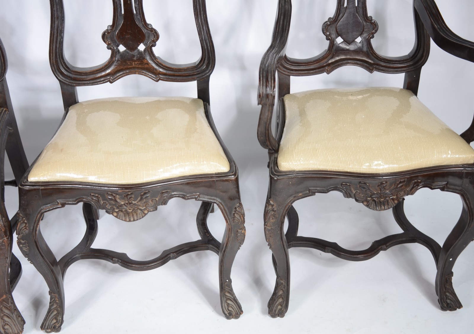 Conjunto com 8 cadeiras para sala de jantar de madeira nobre, estilo... - foto 6 de 11