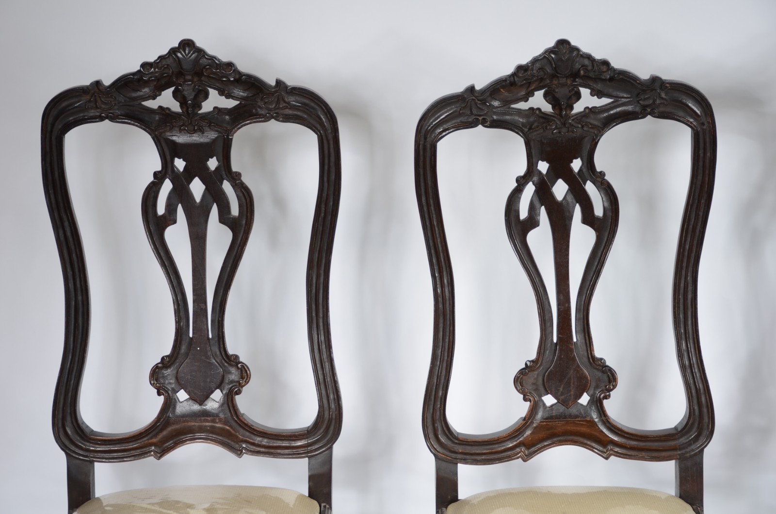 Conjunto com 8 cadeiras para sala de jantar de madeira nobre, estilo... - foto 8 de 11