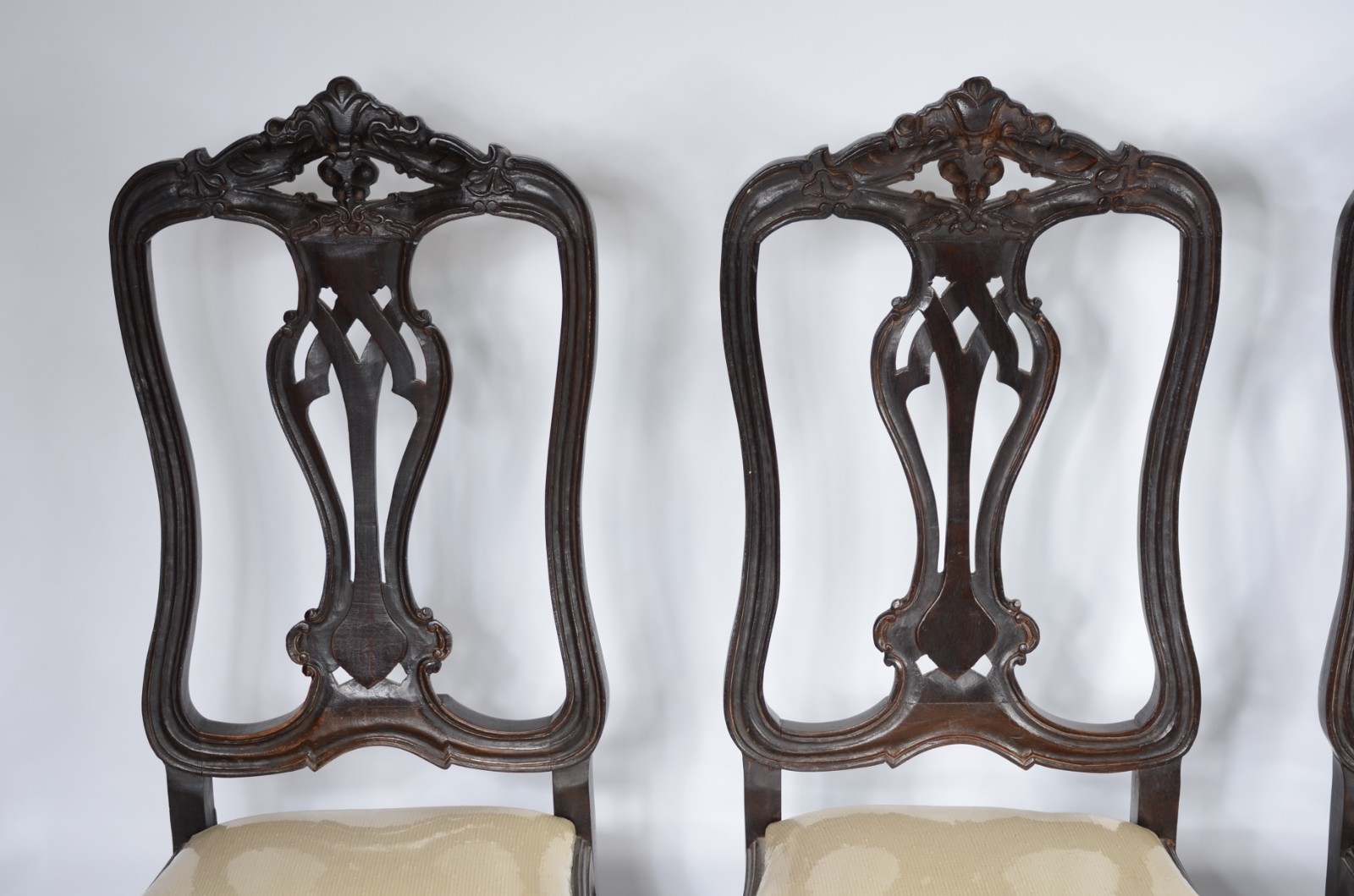 Conjunto com 8 cadeiras para sala de jantar de madeira nobre, estilo... - foto 10 de 11