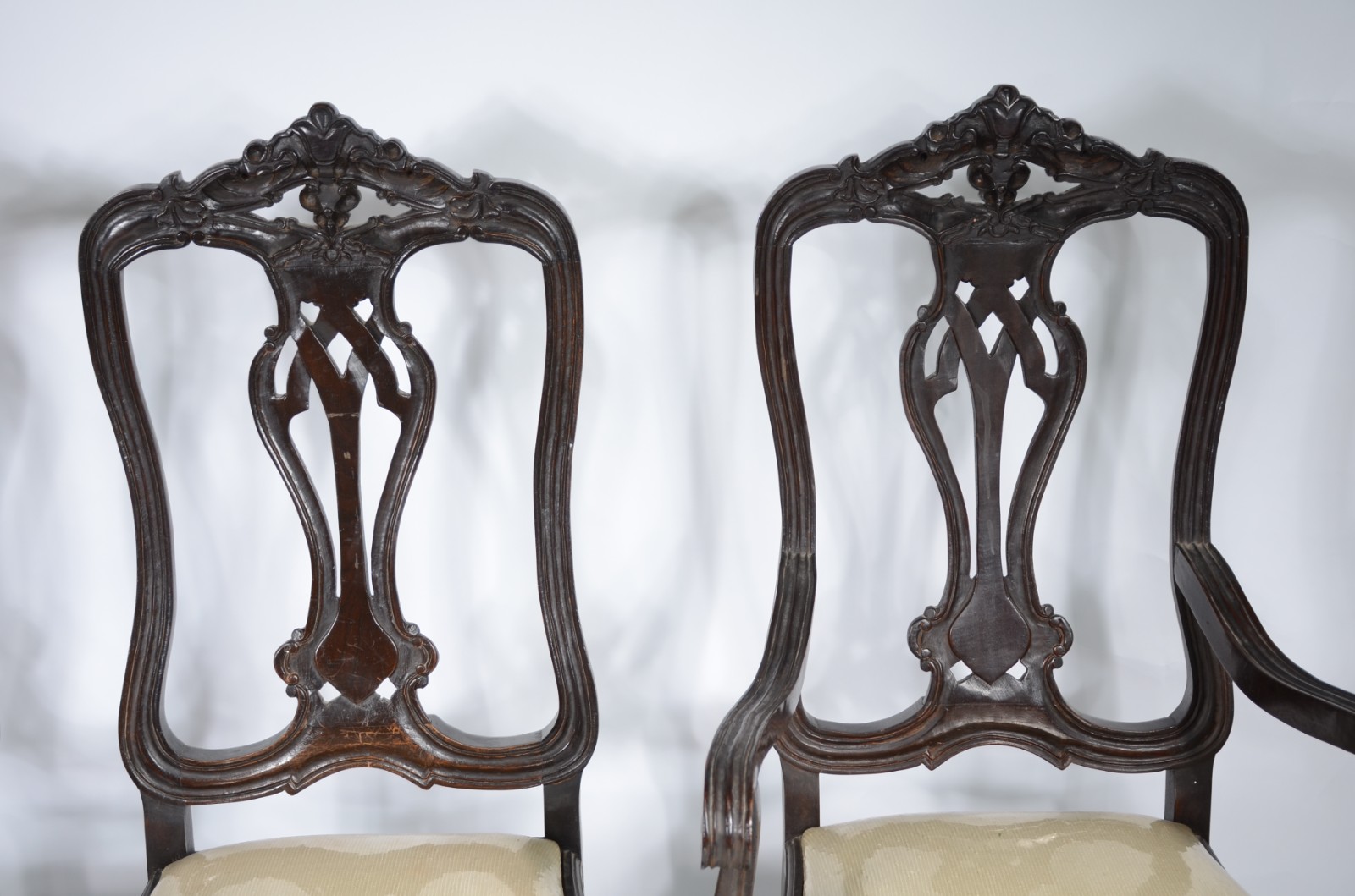 Conjunto com 8 cadeiras para sala de jantar de madeira nobre, estilo... - foto 11 de 11
