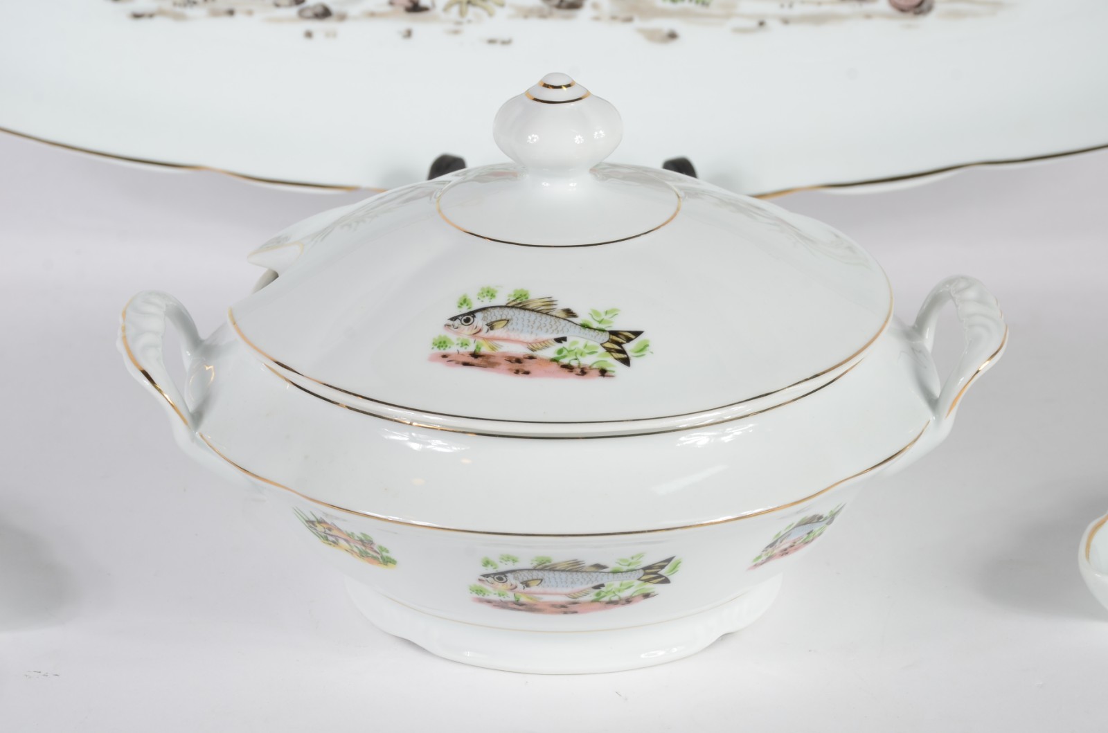 Serviço para peixe de porcelana Real, decorados com figuras de peixes... - foto 7 de 8
