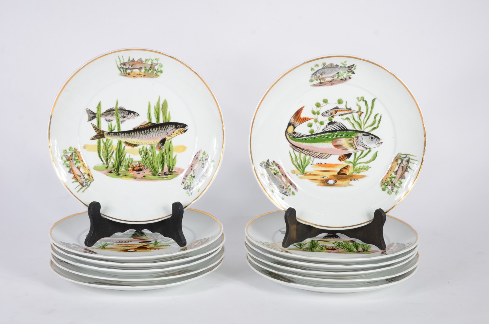 Serviço para peixe de porcelana Real, decorados com figuras de peixes... - foto 3 de 8