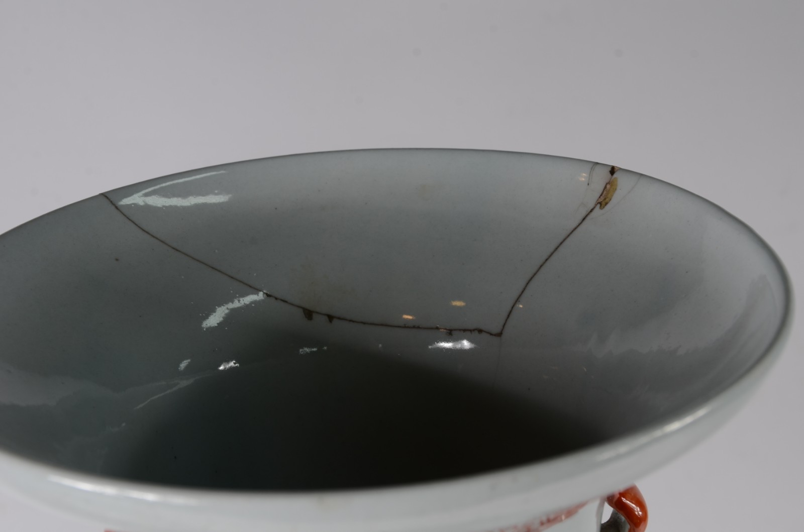 Par de vasos em porcelana chinesa de formato balaústre. Apresentam... - foto 8 de 9