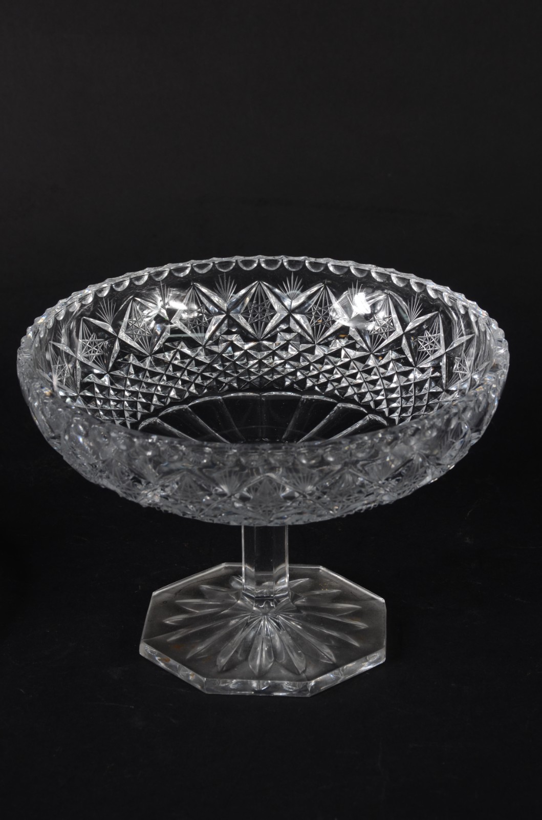 Compoteira de cristal tcheco lapidado. - foto 4 de 5