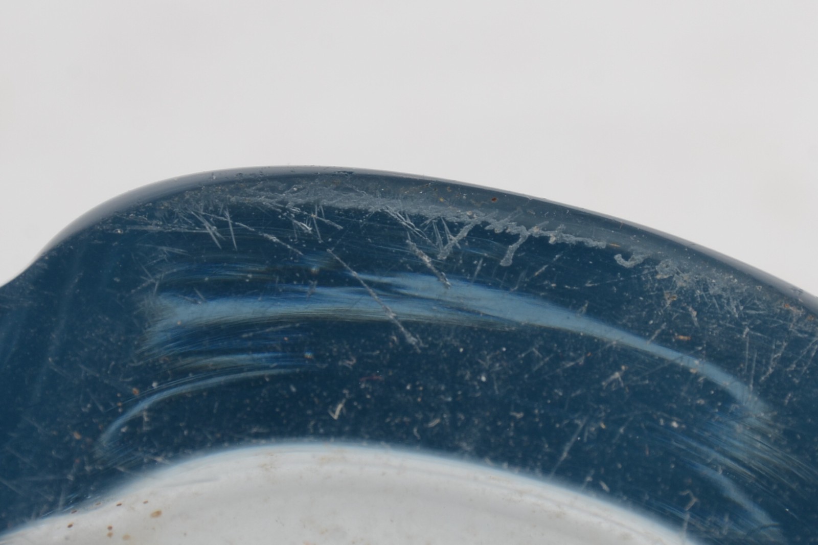 Dois vasos em bloco de cristal europeu. Numerados e assinados na... - foto 8 de 8