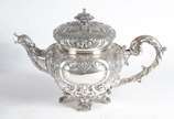Elegante baixela de chá e café de prata portugu... - Elegante baixela de chá e café de prata portuguesa, contraste Águia - Porto, Lisboa, estilo Dom João V, composto de: 2 bules, leiteira, açucarei...