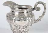 Elegante baixela de chá e café de prata portugu... - Elegante baixela de chá e café de prata portuguesa, contraste Águia - Porto, Lisboa, estilo Dom João V, composto de: 2 bules, leiteira, açucarei...