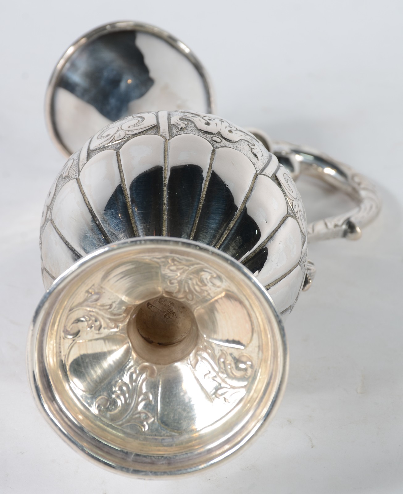 Jarra para vinho de prata contraste 833 mls, bojo com parte inferior... - foto 5 de 6