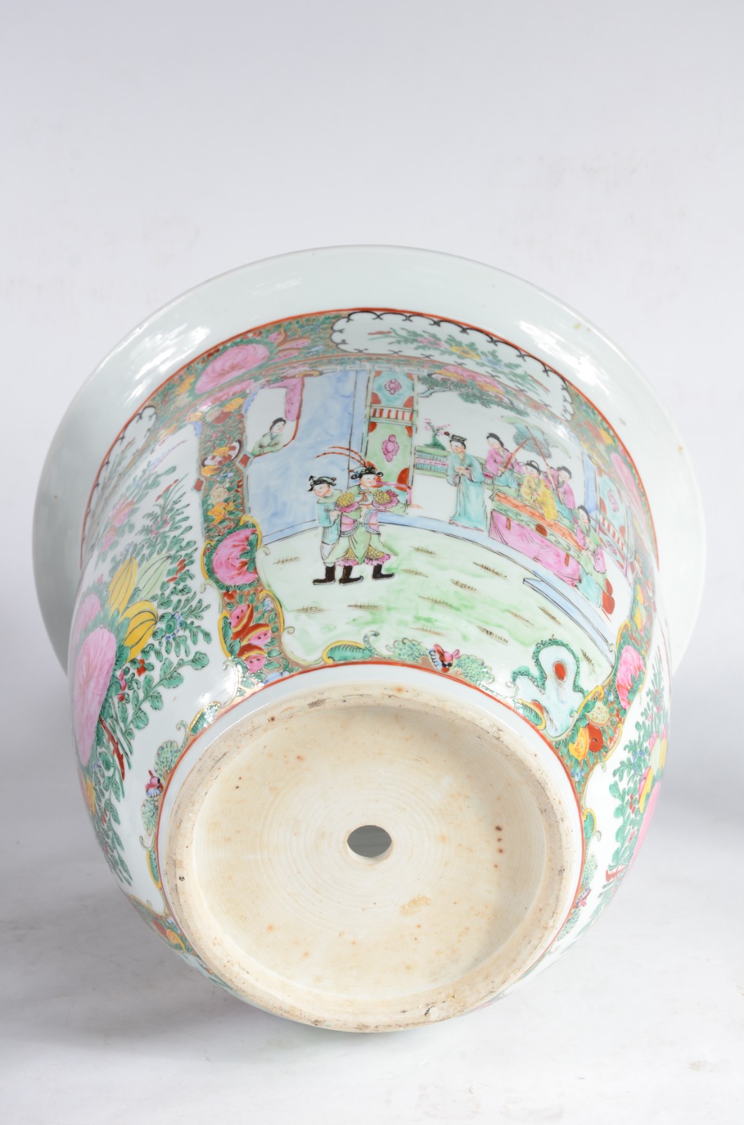 Cachepot de porcelana oriental decorado com flores e figuras típicas... - foto 6 de 8