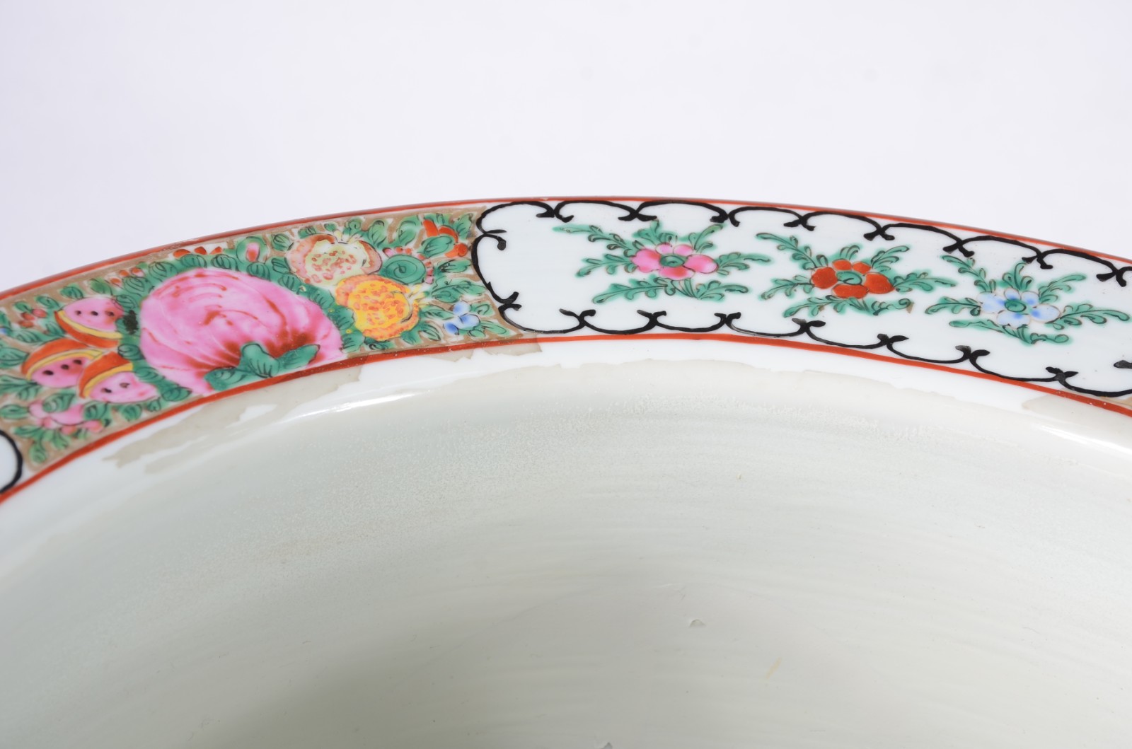 Cachepot de porcelana oriental decorado com flores e figuras típicas... - foto 8 de 8