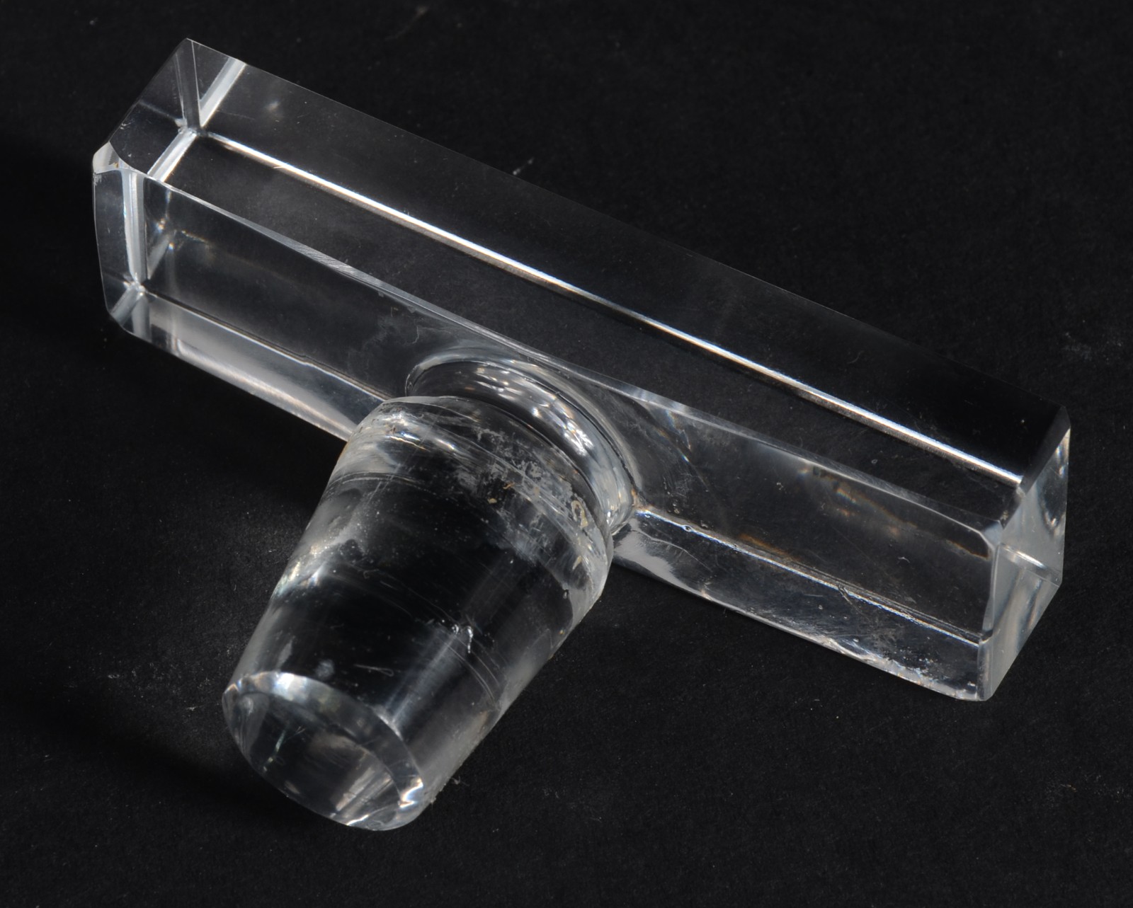 Duas garrafas de cristal liso europeu. - foto 4 de 6