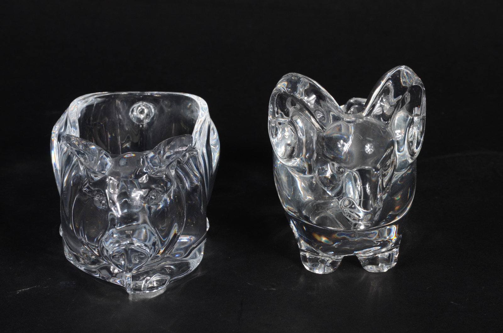 Duas esculturas de cristal, sendo: carneiro e porco. - foto 6 de 7