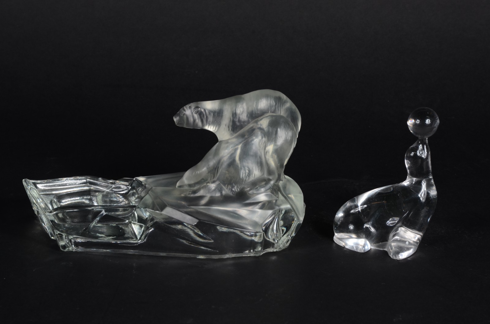 Duas peças, sendo um grupo escultórico de cristal com figura de urso... - foto 4 de 7