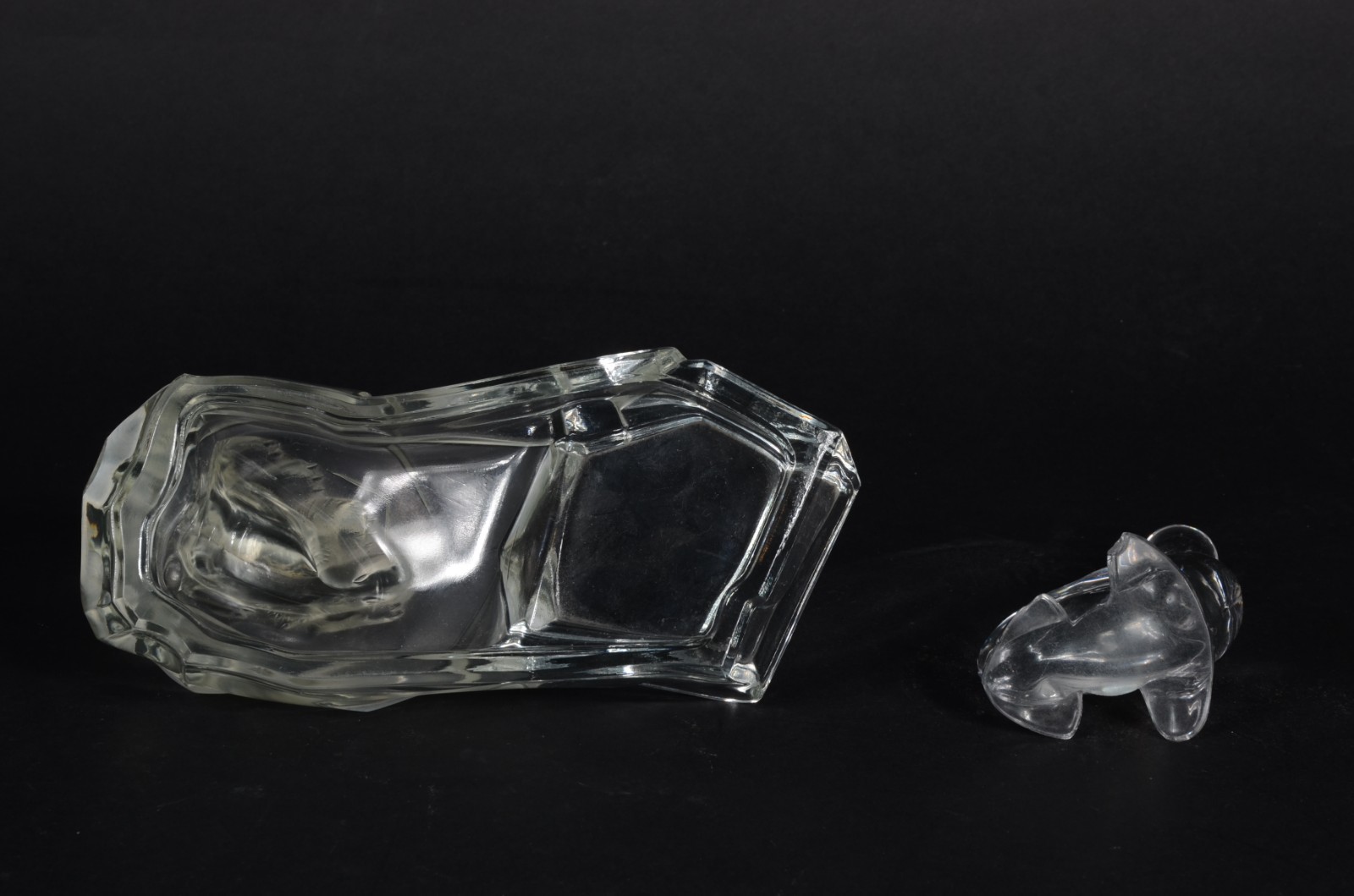 Duas peças, sendo um grupo escultórico de cristal com figura de urso... - foto 5 de 7