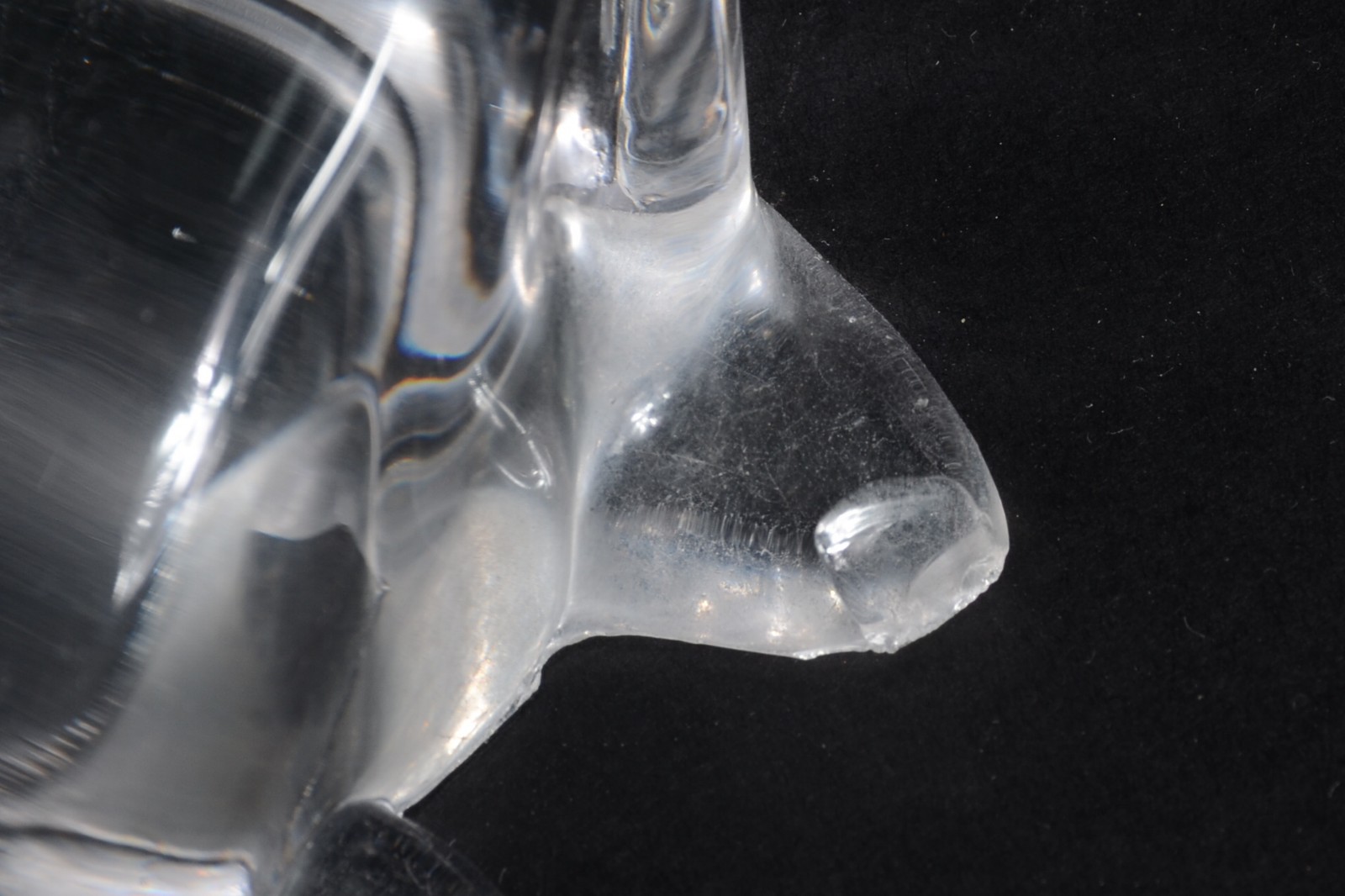 Duas peças, sendo um grupo escultórico de cristal com figura de urso... - foto 7 de 7