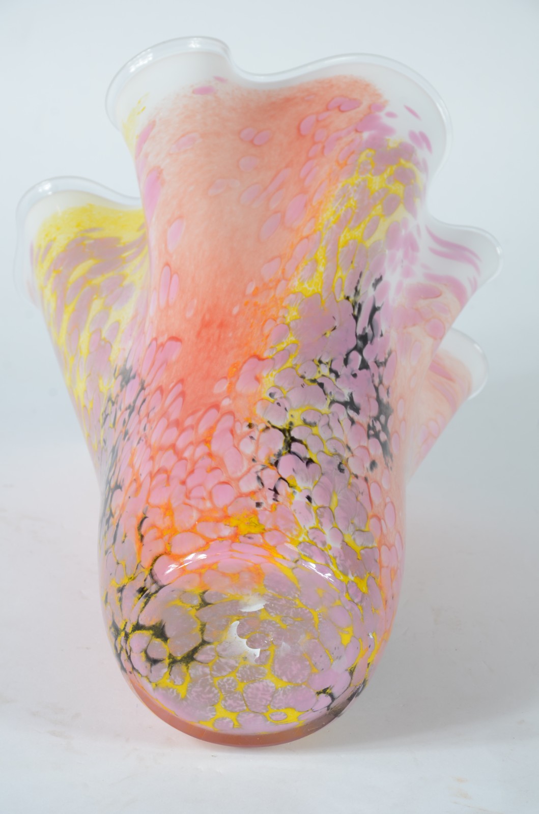 Vaso de vidro decorativo em mesclas coloridas. - foto 5 de 6