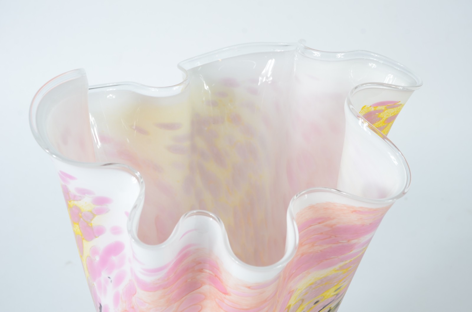 Vaso de vidro decorativo em mesclas coloridas. - foto 6 de 6