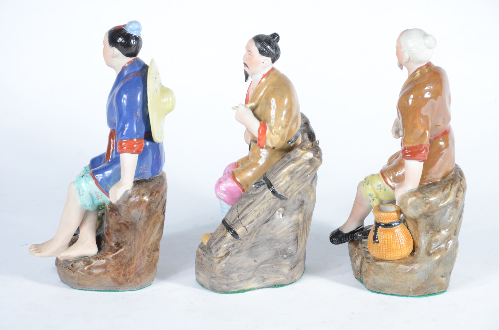 Três figuras de porcelana oriental policromada. - foto 4 de 9