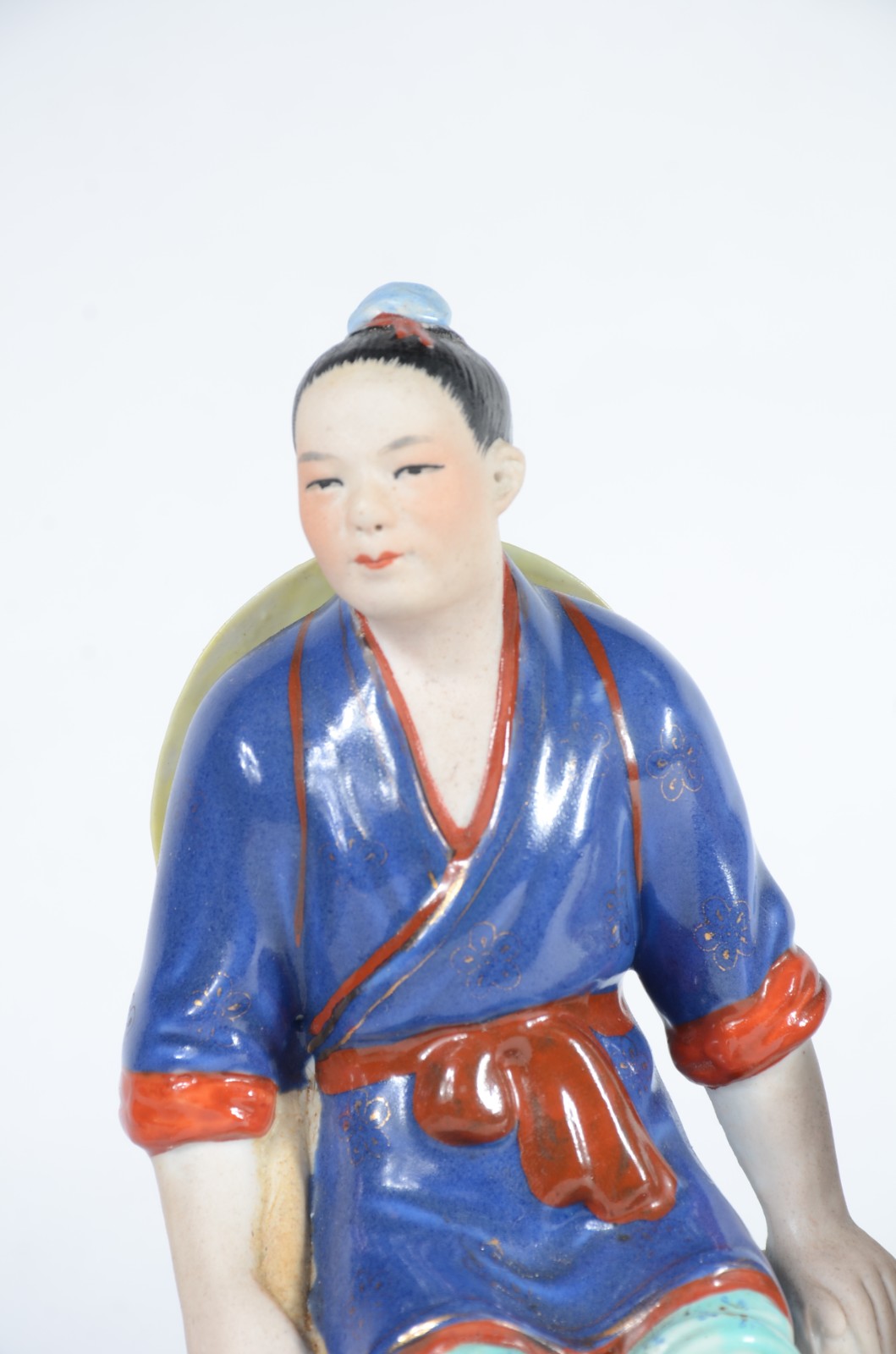 Três figuras de porcelana oriental policromada. - foto 7 de 9