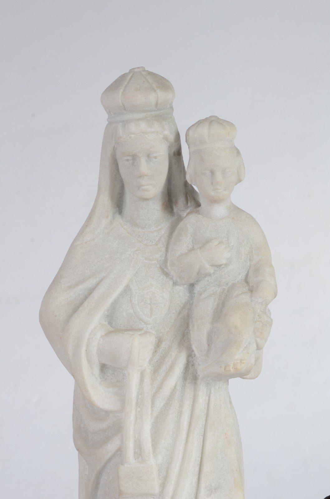 Três peças sacras, sendo: duas imagens de Nossa Senhora (pó de... - foto 7 de 8