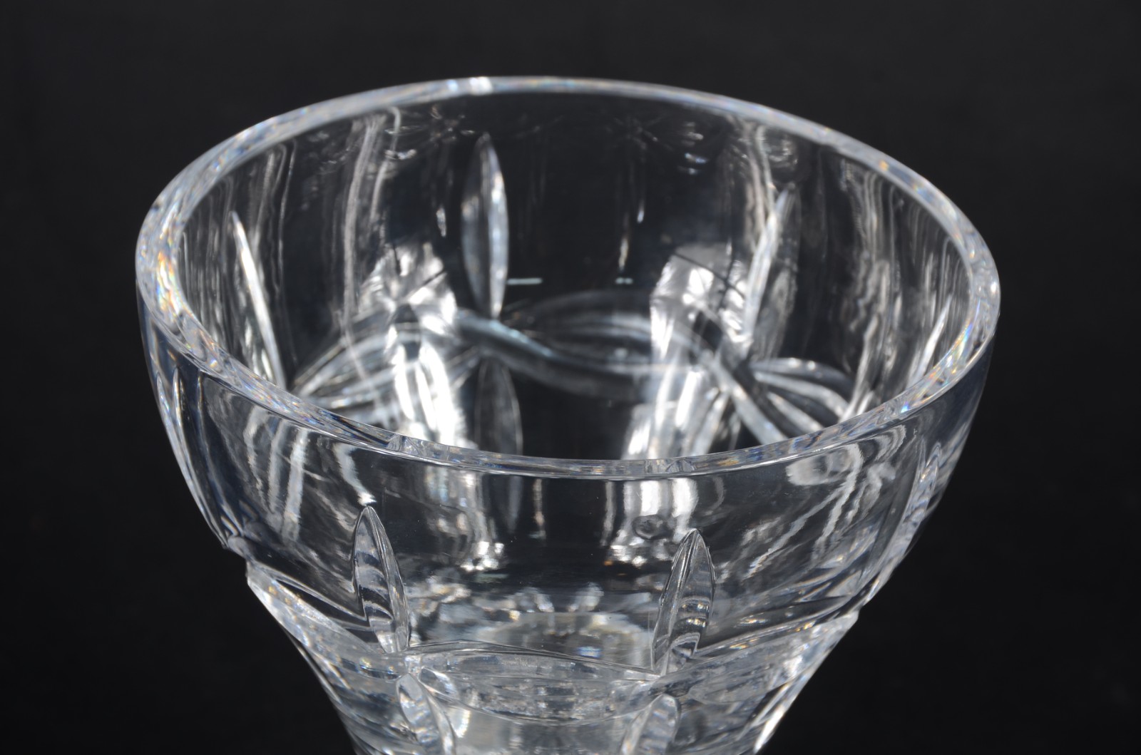 Compoteira de cristal europeu lapidado. - foto 3 de 4