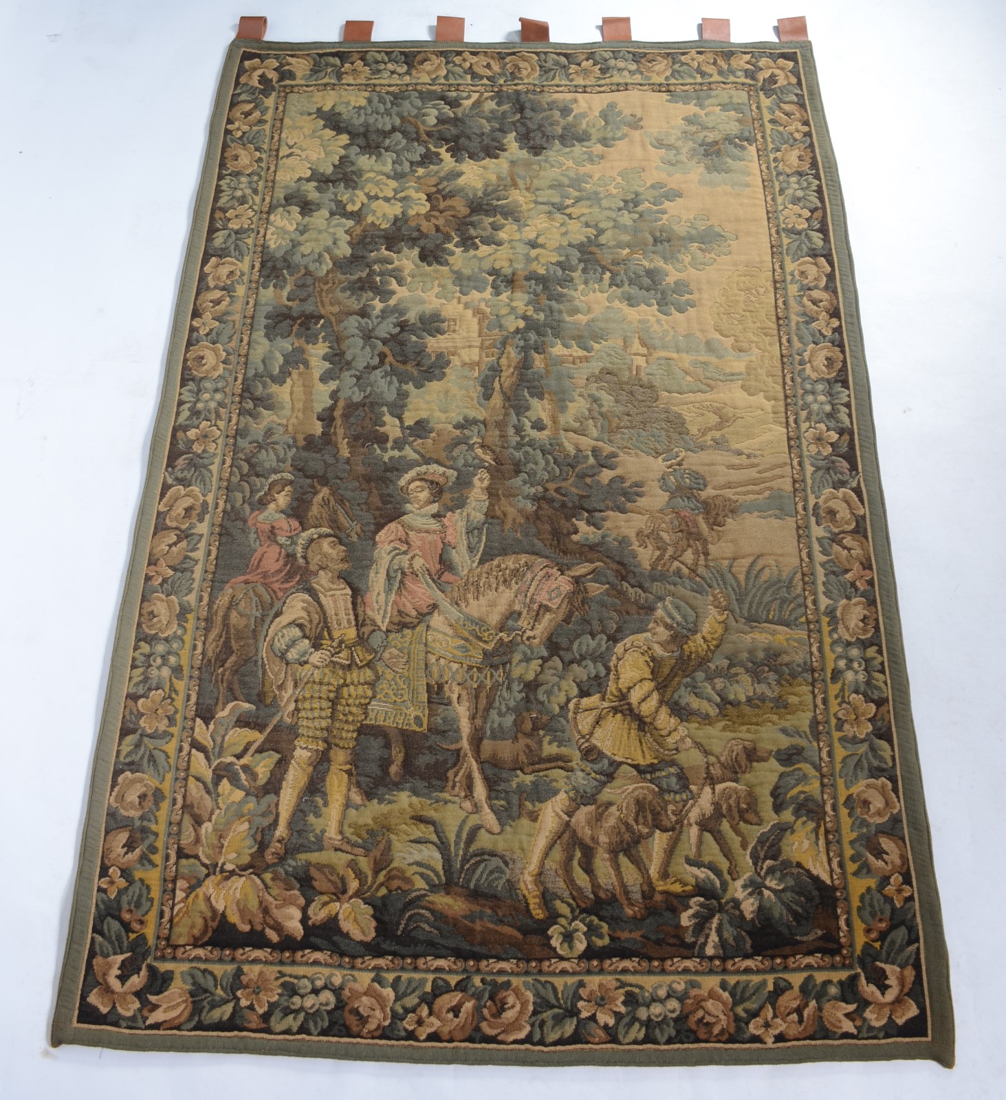 Tapeçaria estilo Aubusson decorada com cenas de caça. - foto 1 de 7