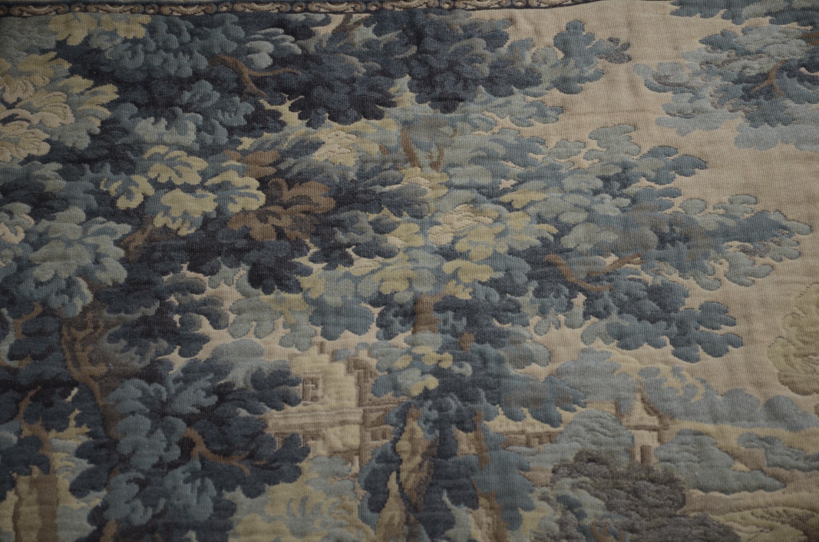 Tapeçaria estilo Aubusson decorada com cenas de caça. - foto 4 de 7