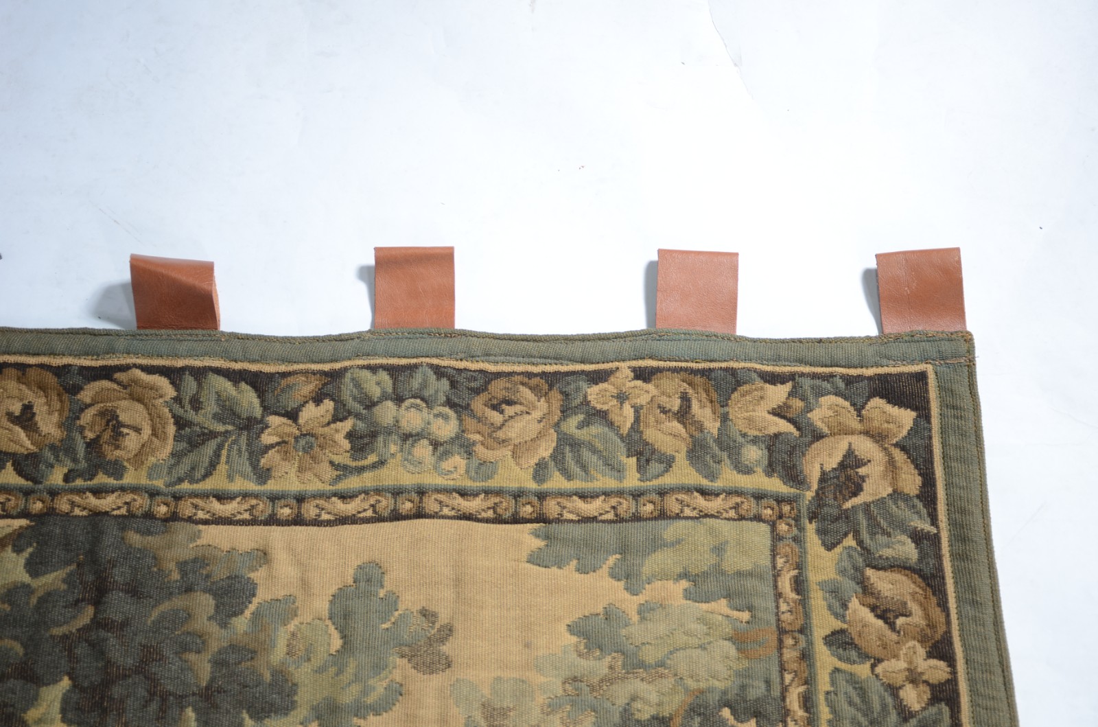 Tapeçaria estilo Aubusson decorada com cenas de caça. - foto 6 de 7