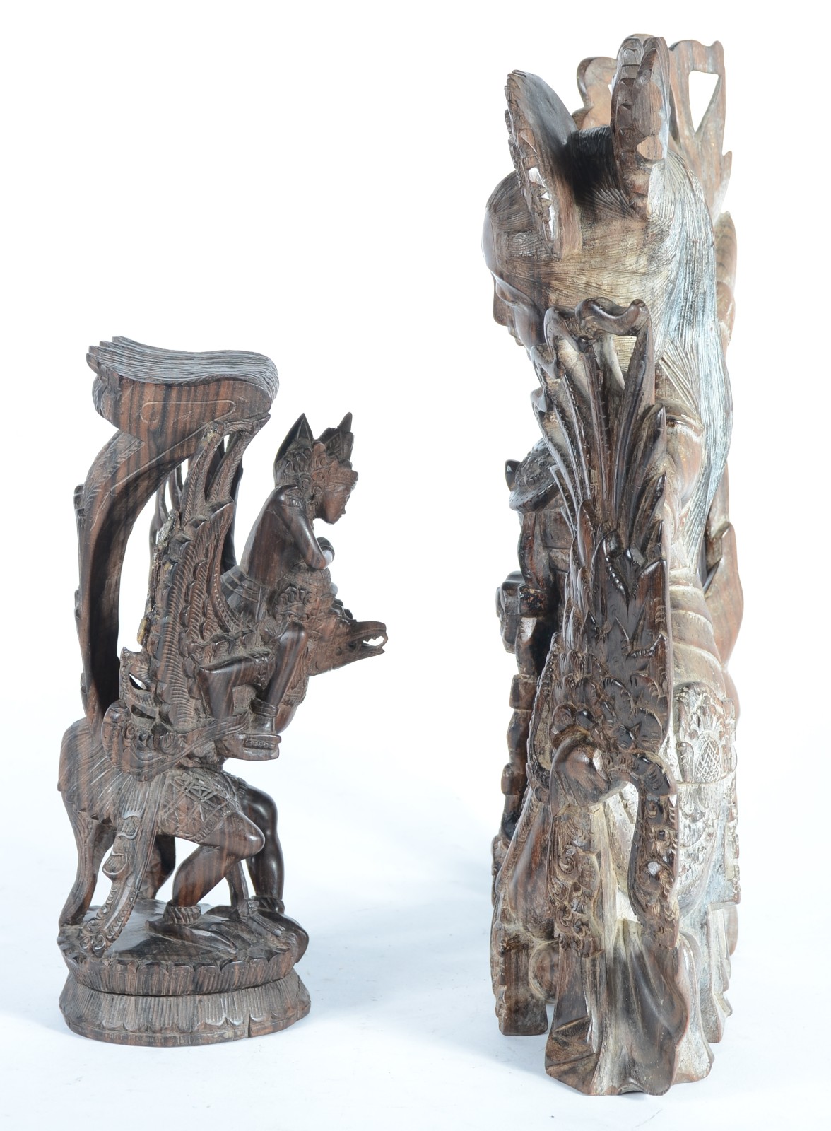 Duas esculturas de madeira entalhada representando figuras de... - foto 5 de 9
